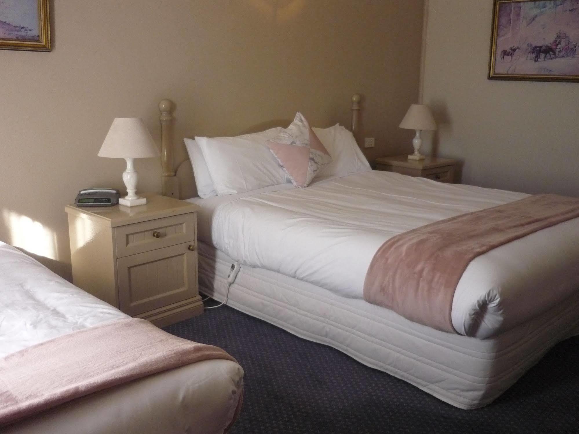 Heritage Motor Inn Гоулбёрн Экстерьер фото